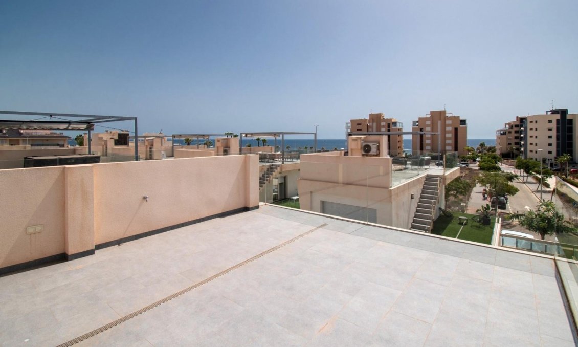 Wiederverkauf - Villa -
Mil Palmeras - Costa Blanca