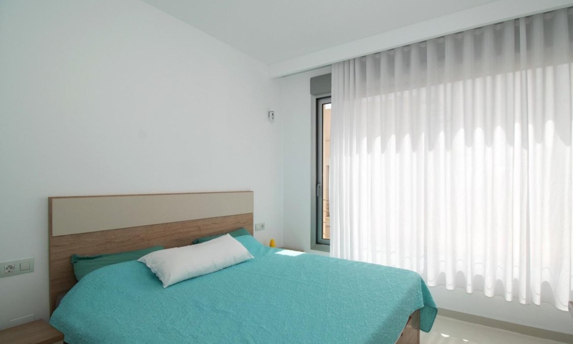 Wiederverkauf - Villa -
Mil Palmeras - Costa Blanca
