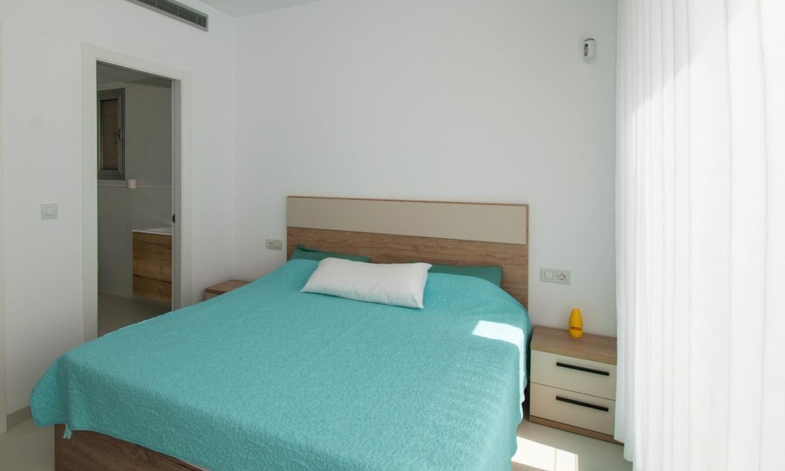 Wiederverkauf - Villa -
Mil Palmeras - Costa Blanca