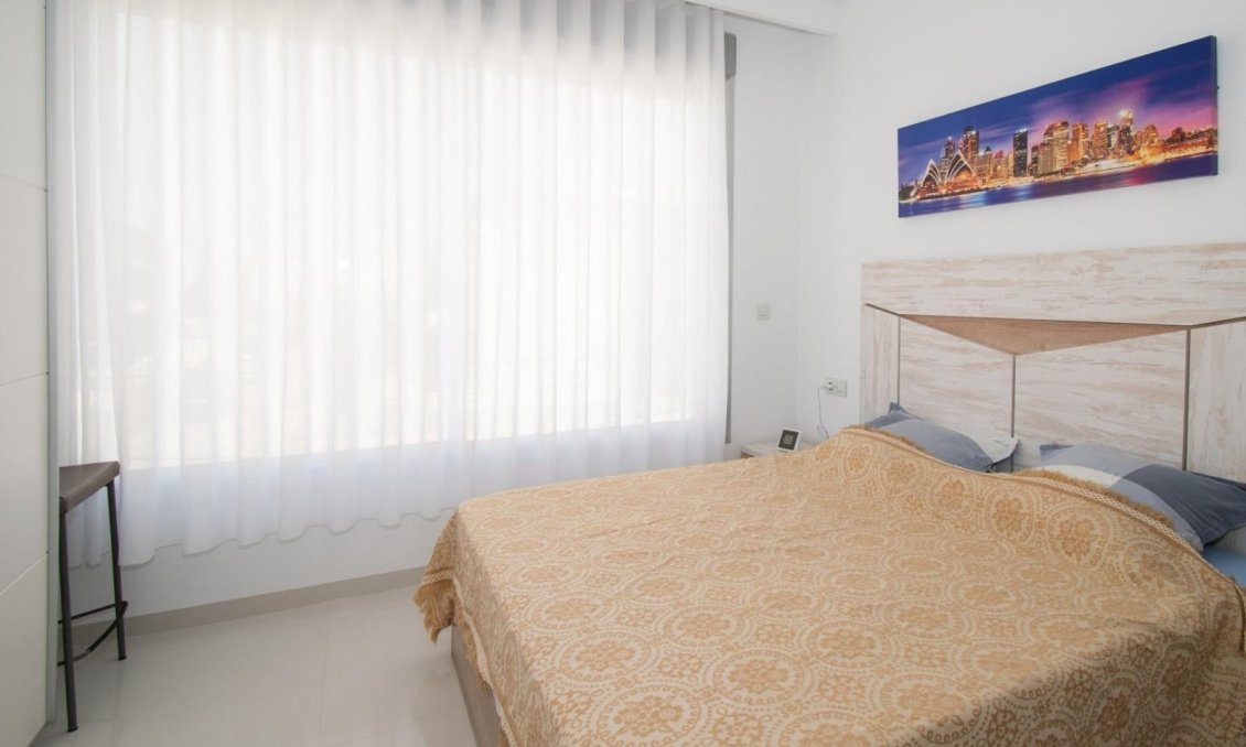 Wiederverkauf - Villa -
Mil Palmeras - Costa Blanca