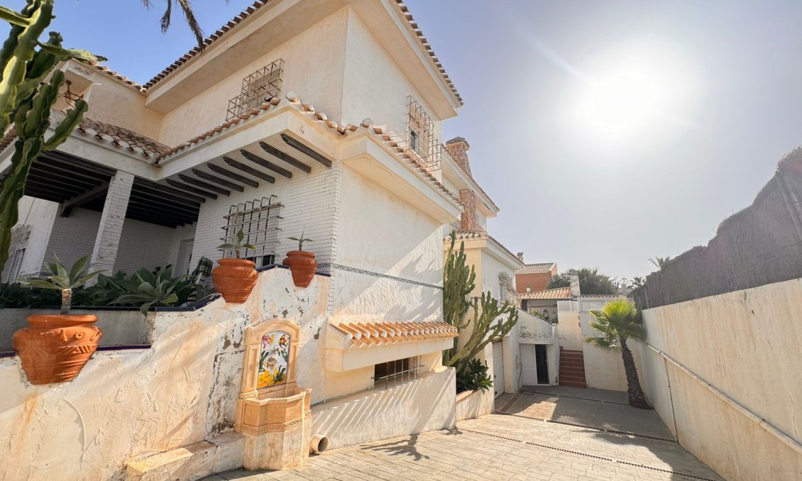 Resale - Villa -
La Manga del Mar Menor - Costa Calida