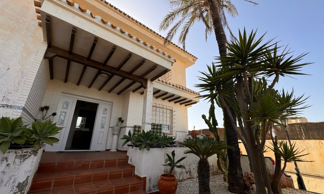 Resale - Villa -
La Manga del Mar Menor - Costa Calida