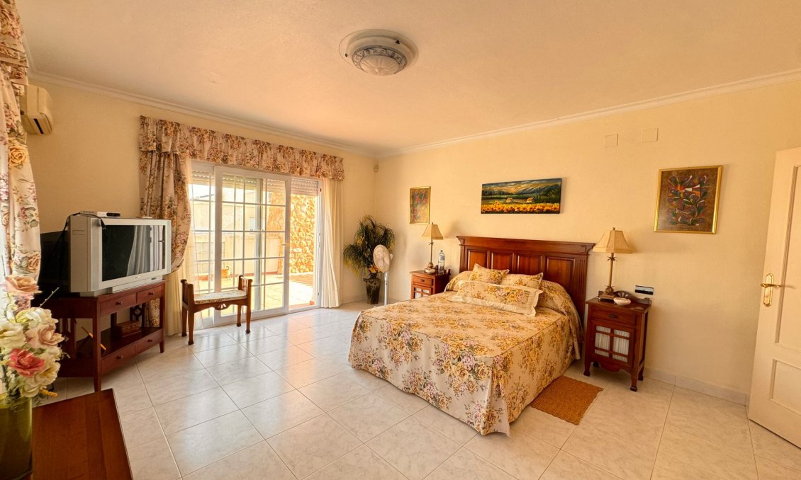 Resale - Villa -
La Manga del Mar Menor - Costa Calida