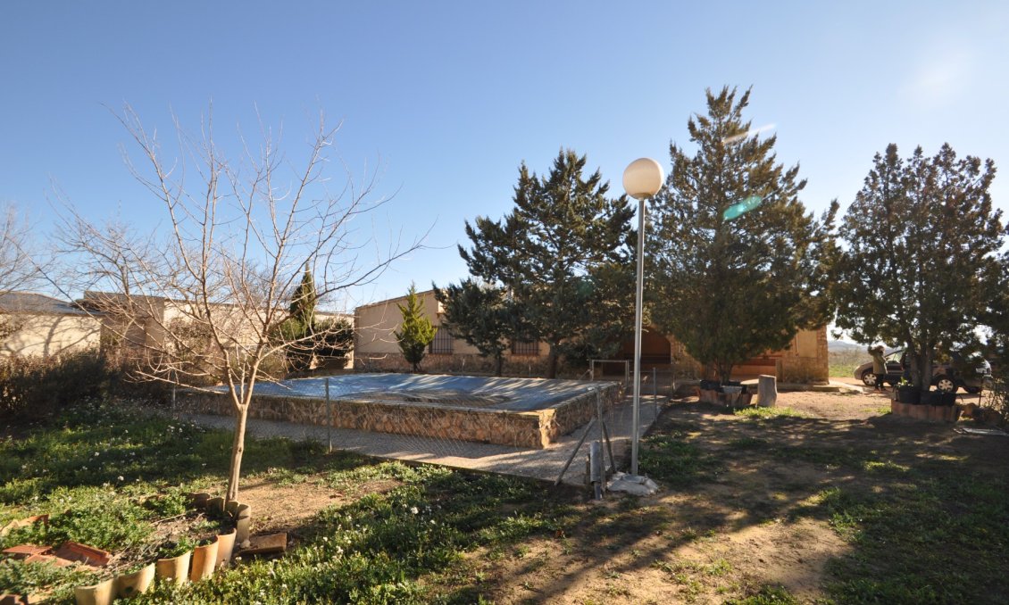 Segunda mano - Villa -
Yecla - Inland