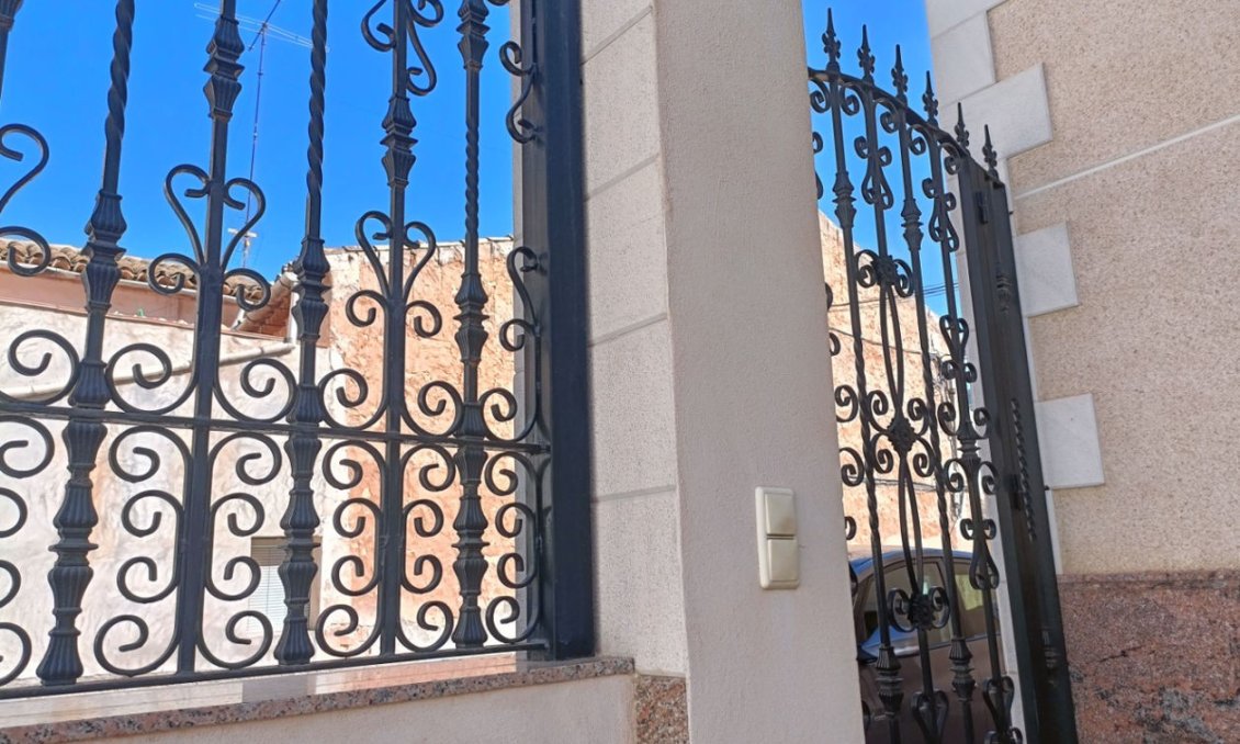 Segunda mano - Town House -
Algueña - Inland