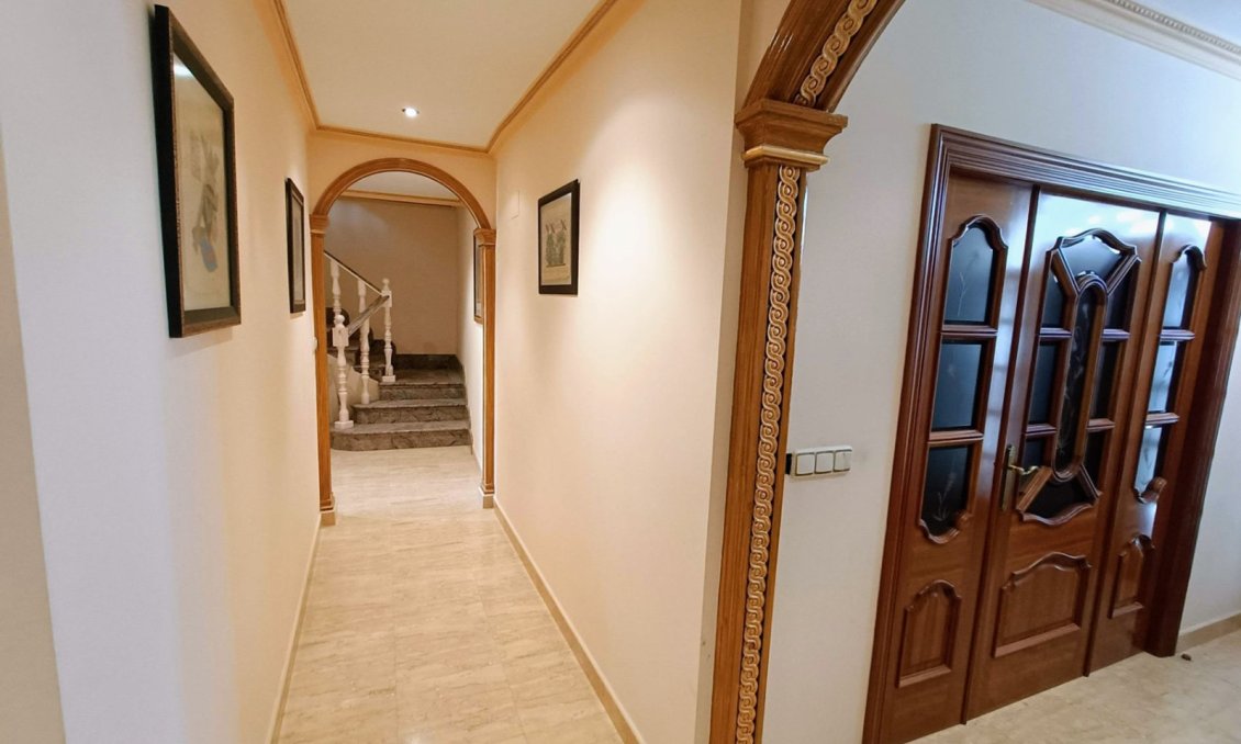 Segunda mano - Town House -
Algueña - Inland