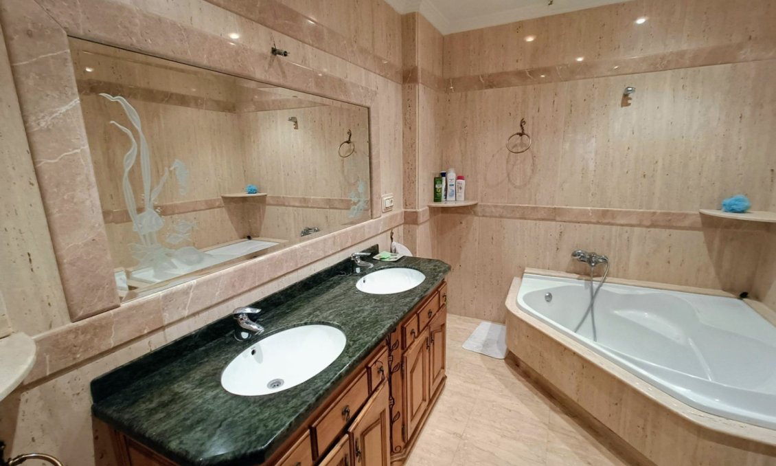 Segunda mano - Town House -
Algueña - Inland