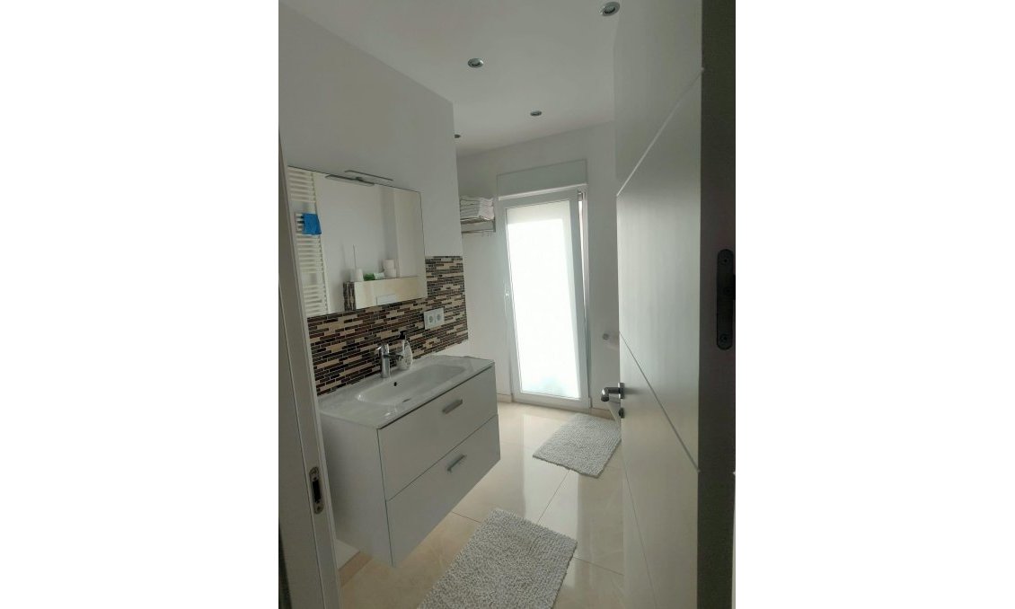Segunda mano - Villa -
Orihuela Costa - La Zenia