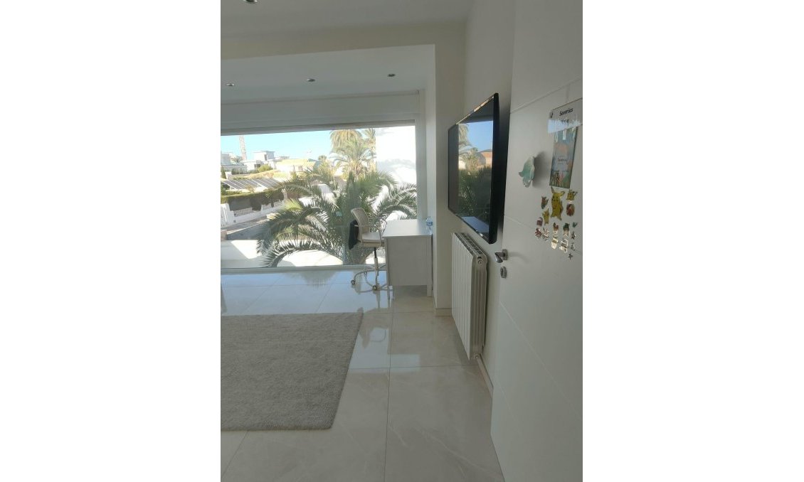 Segunda mano - Villa -
Orihuela Costa - La Zenia