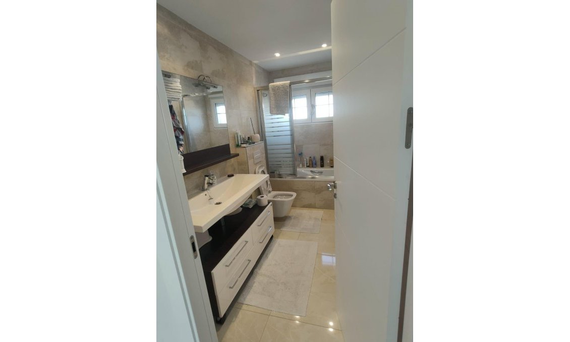 Segunda mano - Villa -
Orihuela Costa - La Zenia