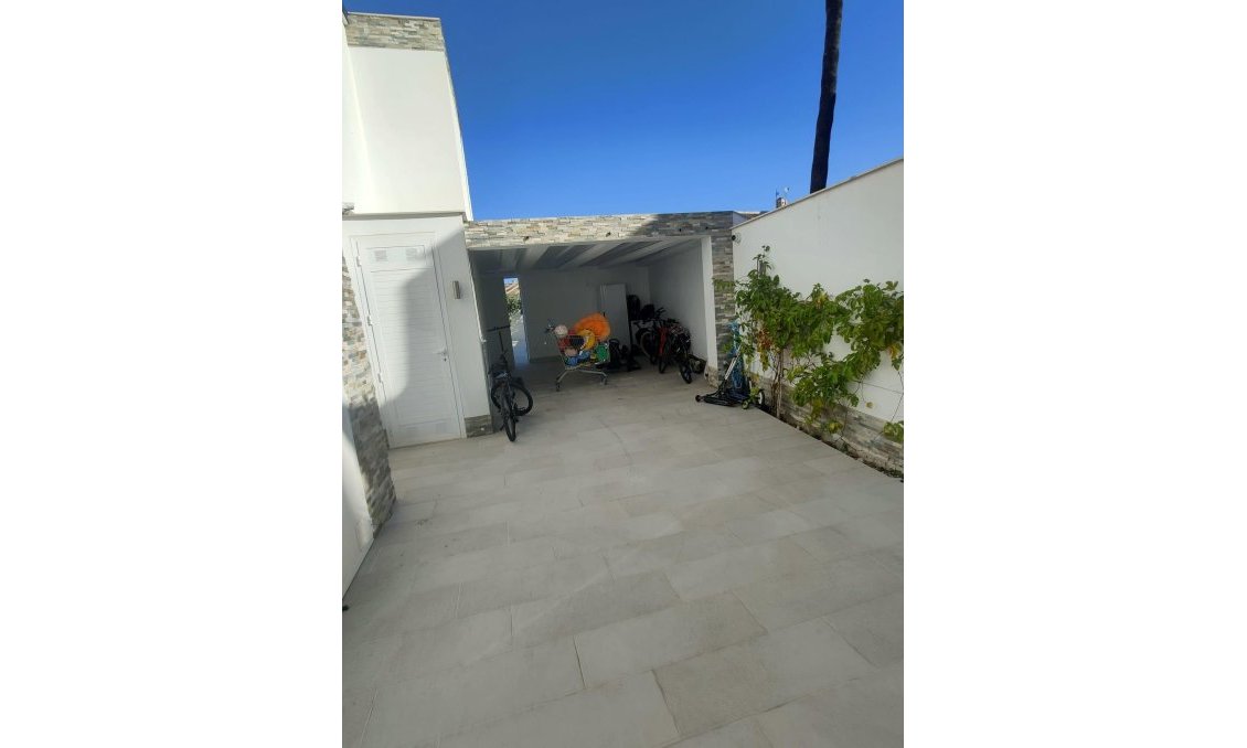 Segunda mano - Villa -
Orihuela Costa - La Zenia