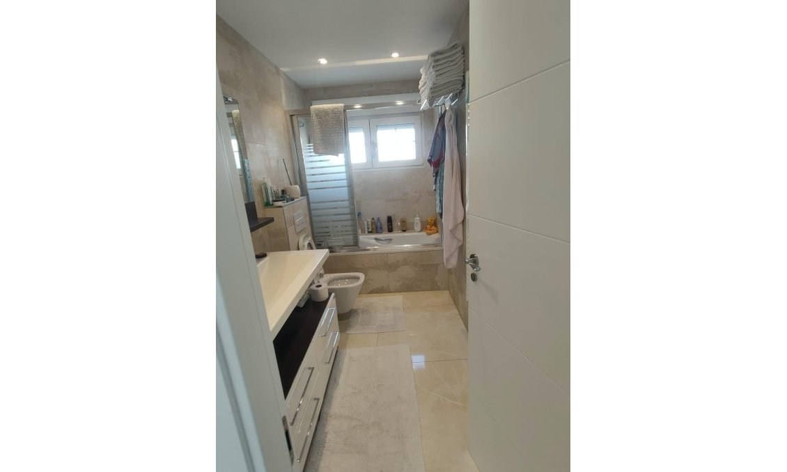 Segunda mano - Villa -
Orihuela Costa - La Zenia