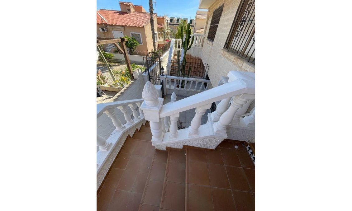 Segunda mano - Bungalow -
La Mata - Costa Blanca