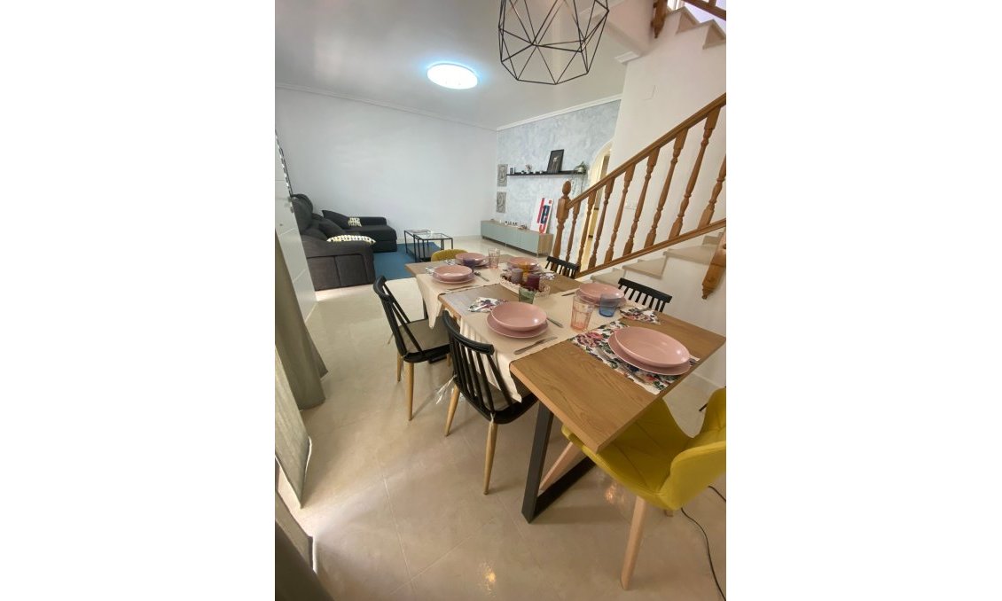 Segunda mano - Town House -
San Miguel de Salinas - Inland