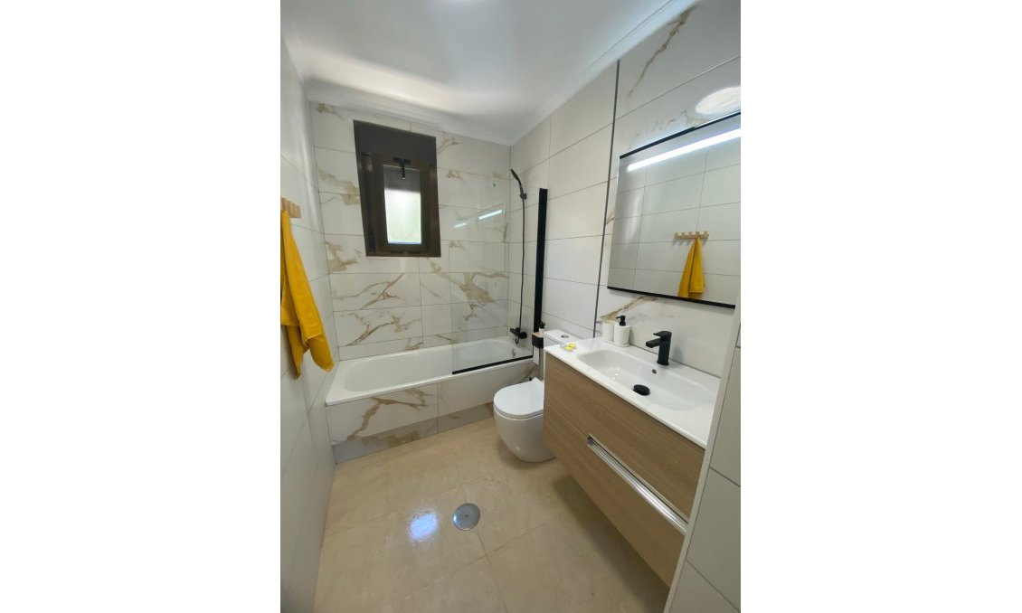 Segunda mano - Town House -
San Miguel de Salinas - Inland