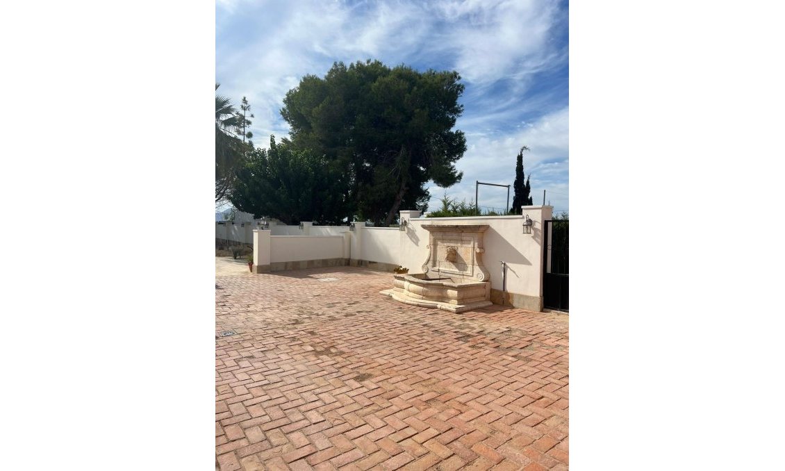 Revente - Villa -
Almoradí
