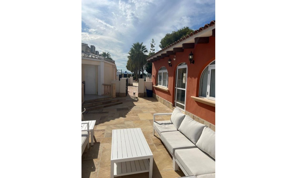 Revente - Villa -
Almoradí