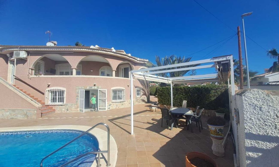 Segunda mano - Villa -
Ciudad Quesada - Costa Blanca