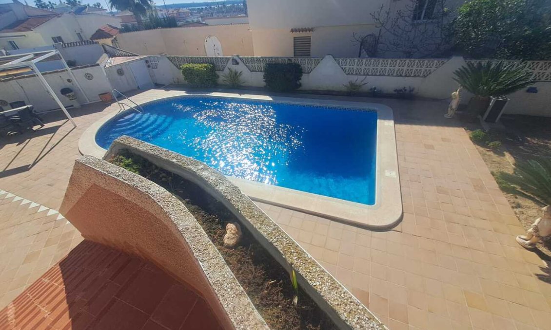 Segunda mano - Villa -
Ciudad Quesada - Costa Blanca
