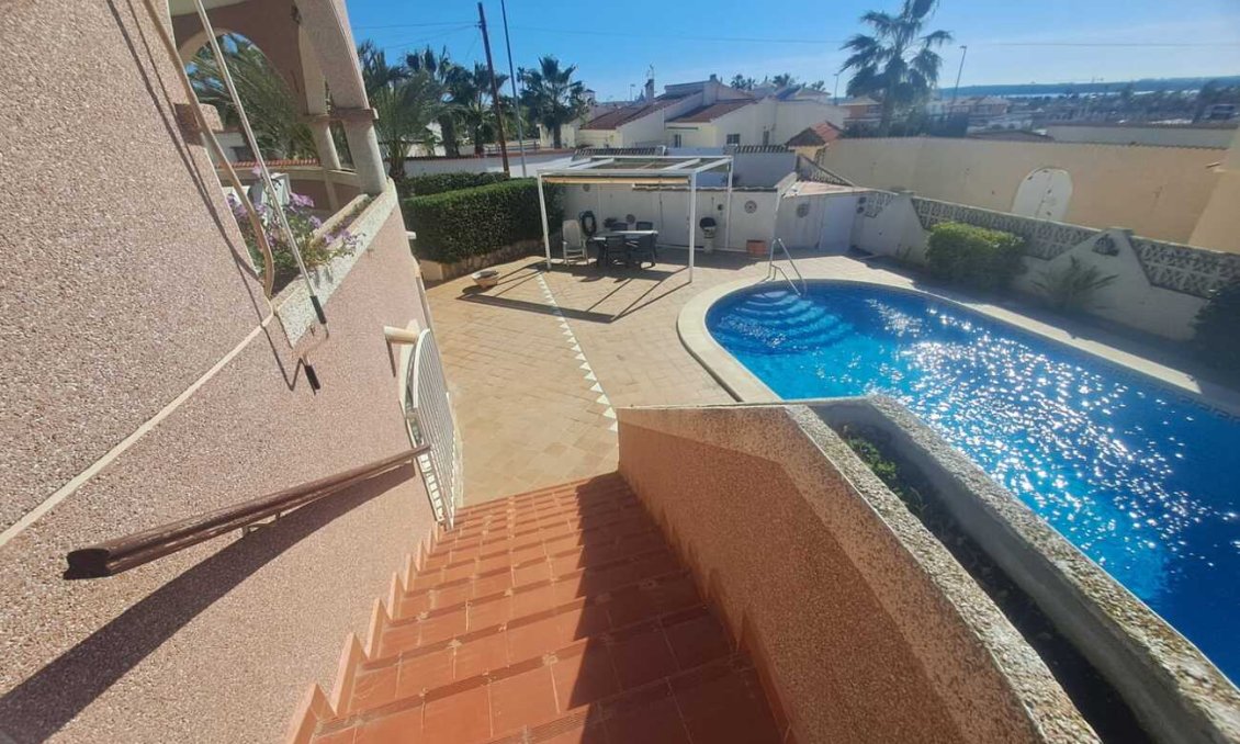 Segunda mano - Villa -
Ciudad Quesada - Costa Blanca