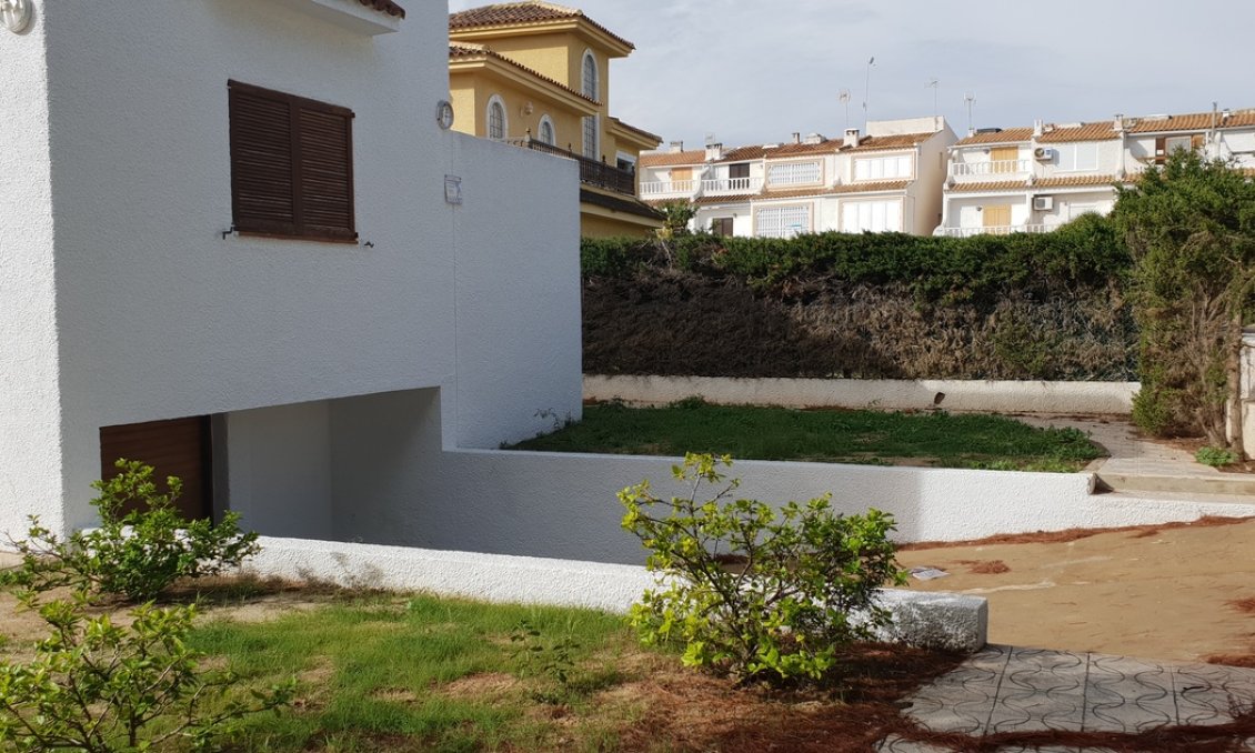 Segunda mano - Villa -
La Zenia - Costa Blanca