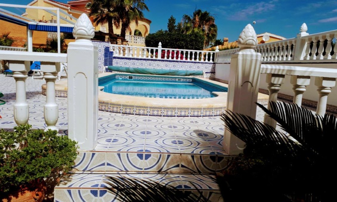 Segunda mano - Villa -
Ciudad Quesada - Costa Blanca