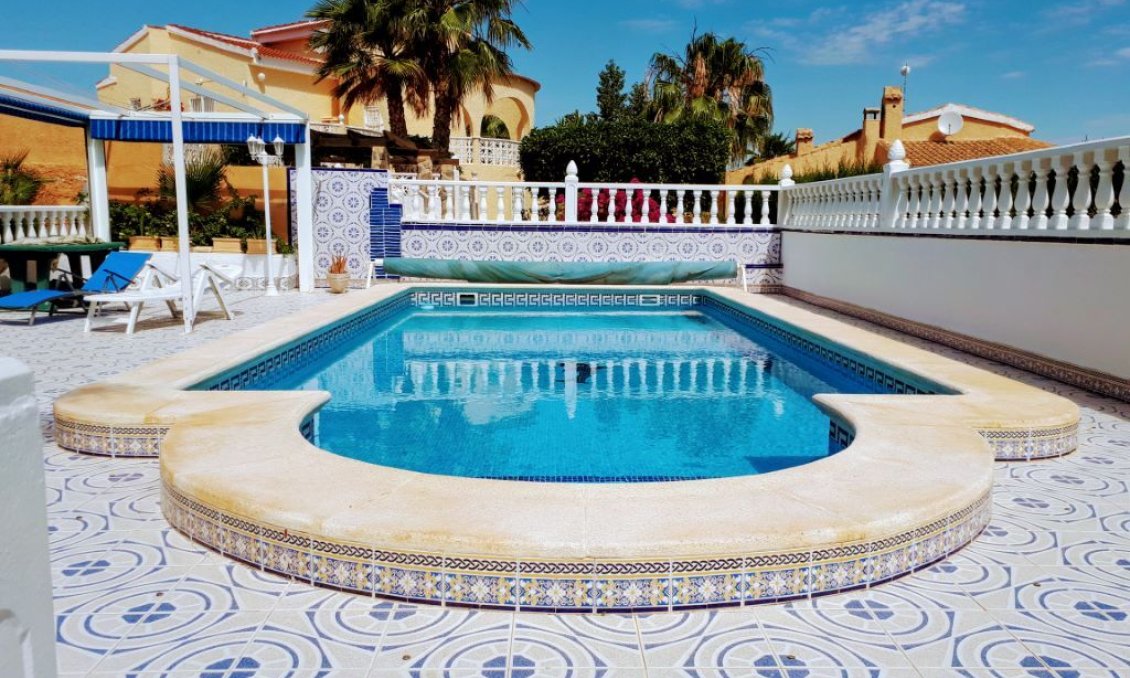 Segunda mano - Villa -
Ciudad Quesada - Costa Blanca