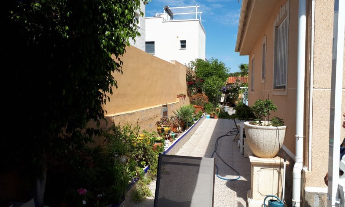 Segunda mano - Villa -
Ciudad Quesada - Costa Blanca
