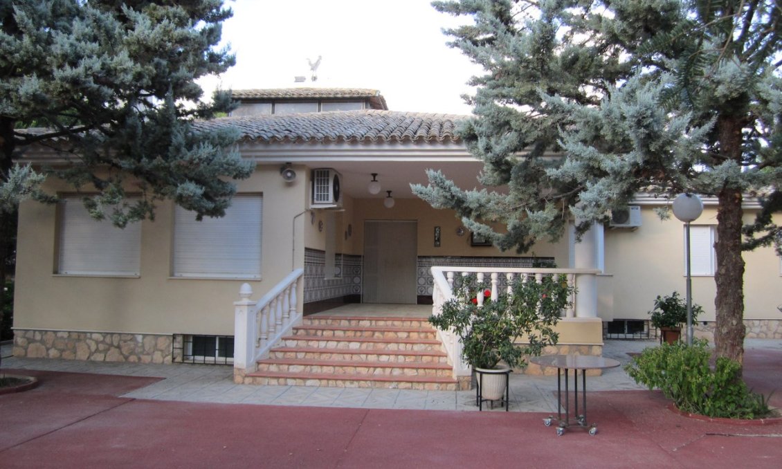 Segunda mano - Villa -
Yecla - Inland