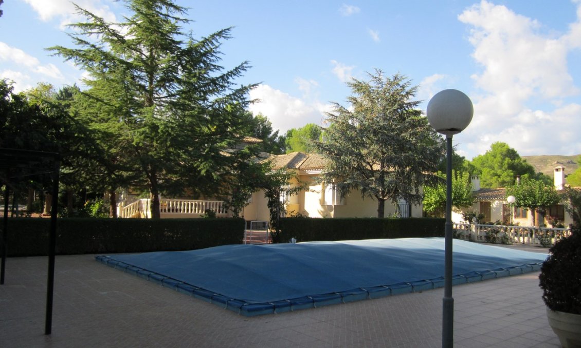 Segunda mano - Villa -
Yecla - Inland