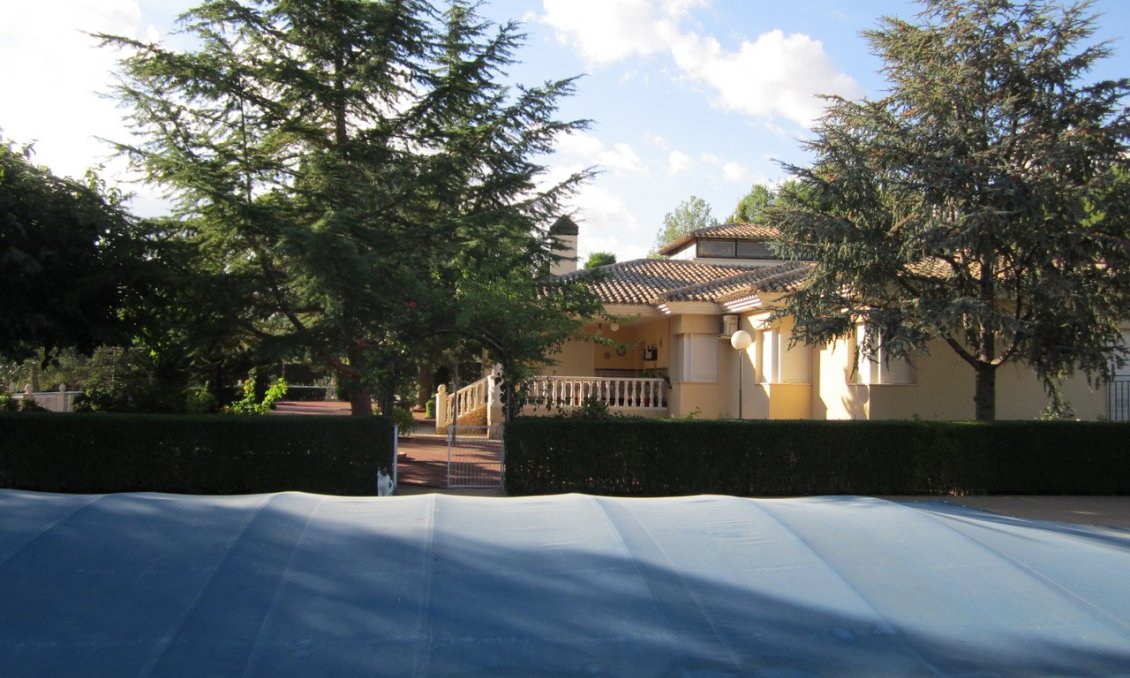 Segunda mano - Villa -
Yecla - Inland