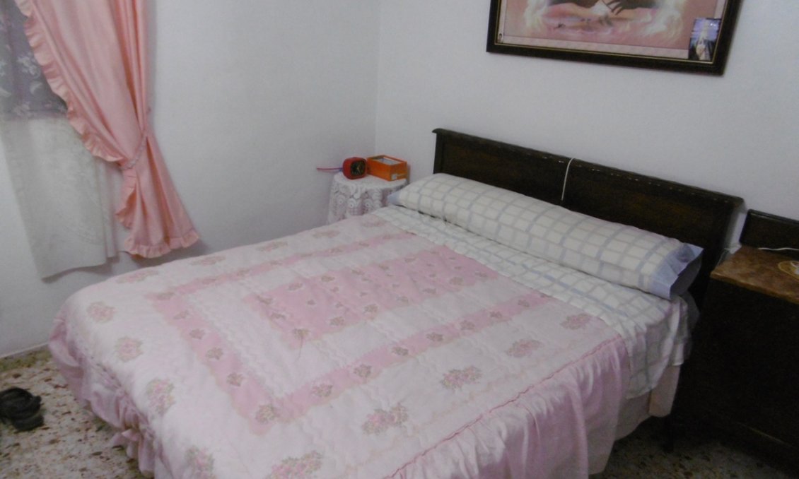 Segunda mano - Villa -
Yecla - Inland