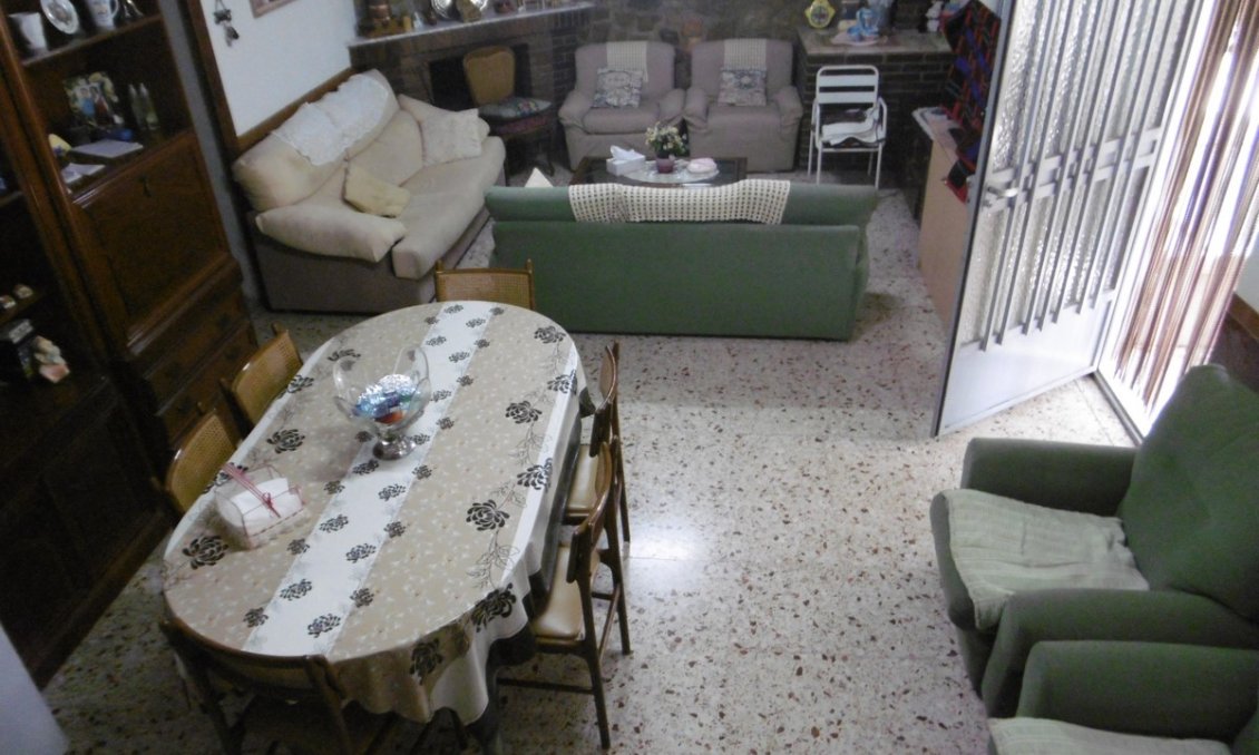 Segunda mano - Villa -
Yecla - Inland