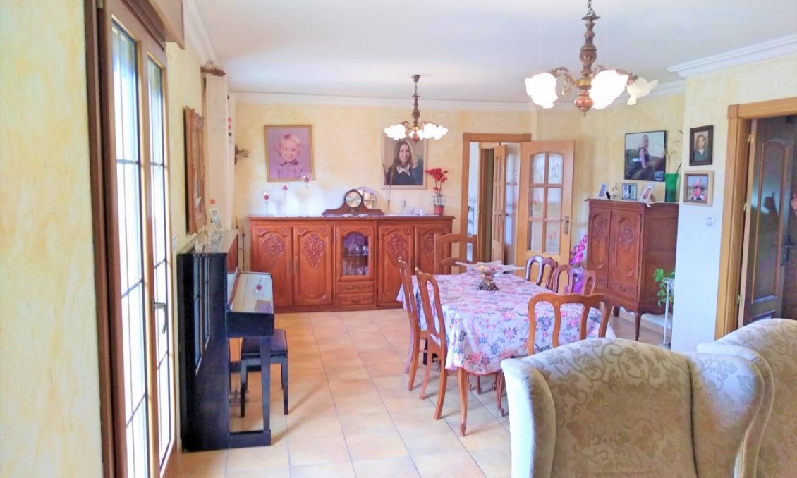 Segunda mano - Villa -
Aspe - Inland