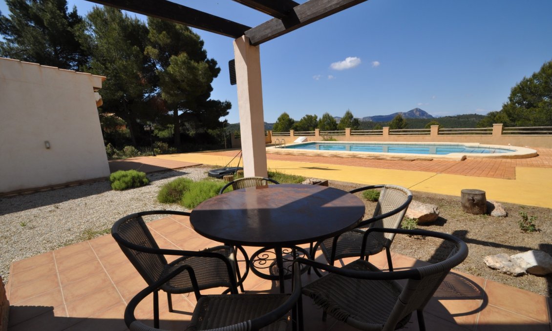 Segunda mano - Villa -
Castalla - Inland
