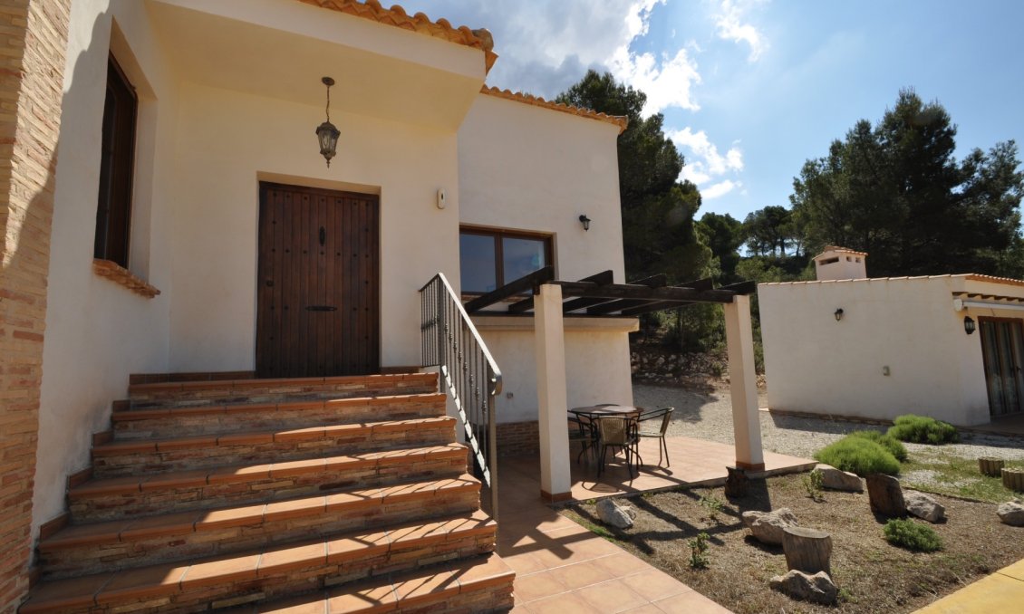 Segunda mano - Villa -
Castalla - Inland