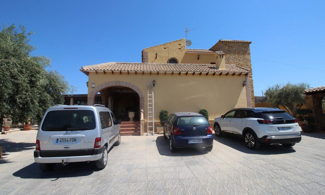 Segunda mano - Villa -
Bigastro - Inland