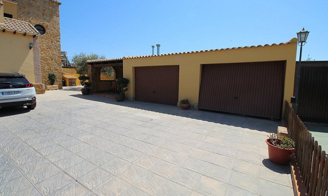 Segunda mano - Villa -
Bigastro - Inland
