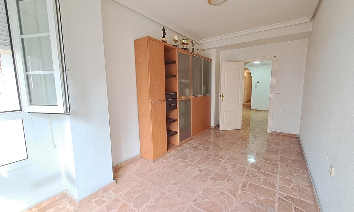 Használt Ingatlanok - Apartman -
Torrevieja - Costa Blanca