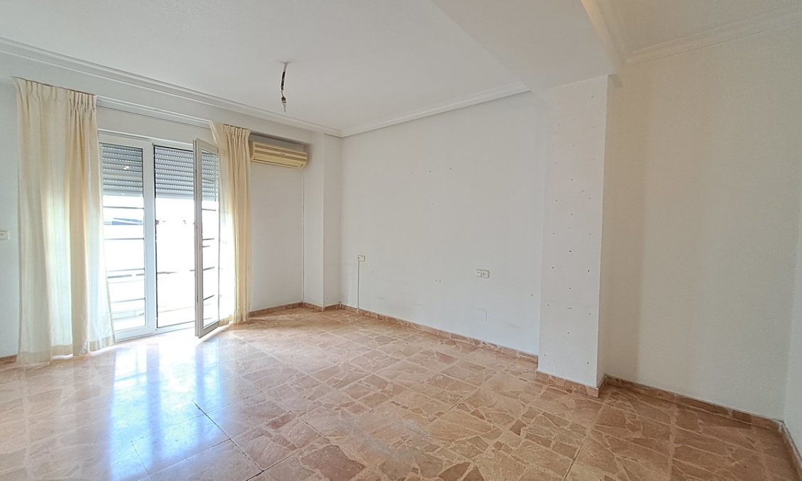 Használt Ingatlanok - Apartman -
Torrevieja - Costa Blanca