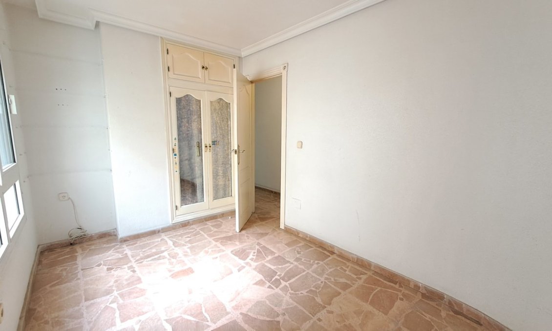 Használt Ingatlanok - Apartman -
Torrevieja - Costa Blanca