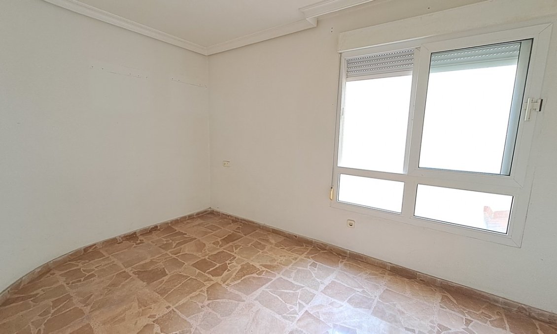 Használt Ingatlanok - Apartman -
Torrevieja - Costa Blanca