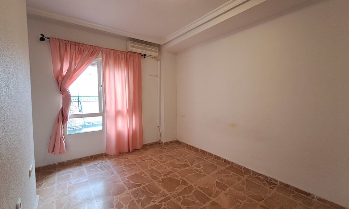 Használt Ingatlanok - Apartman -
Torrevieja - Costa Blanca