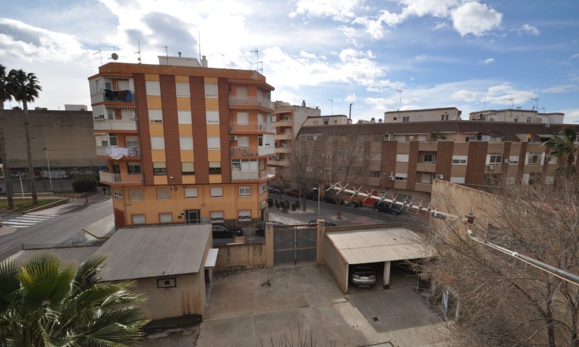 Segunda mano - Town House -
Petrer - Inland