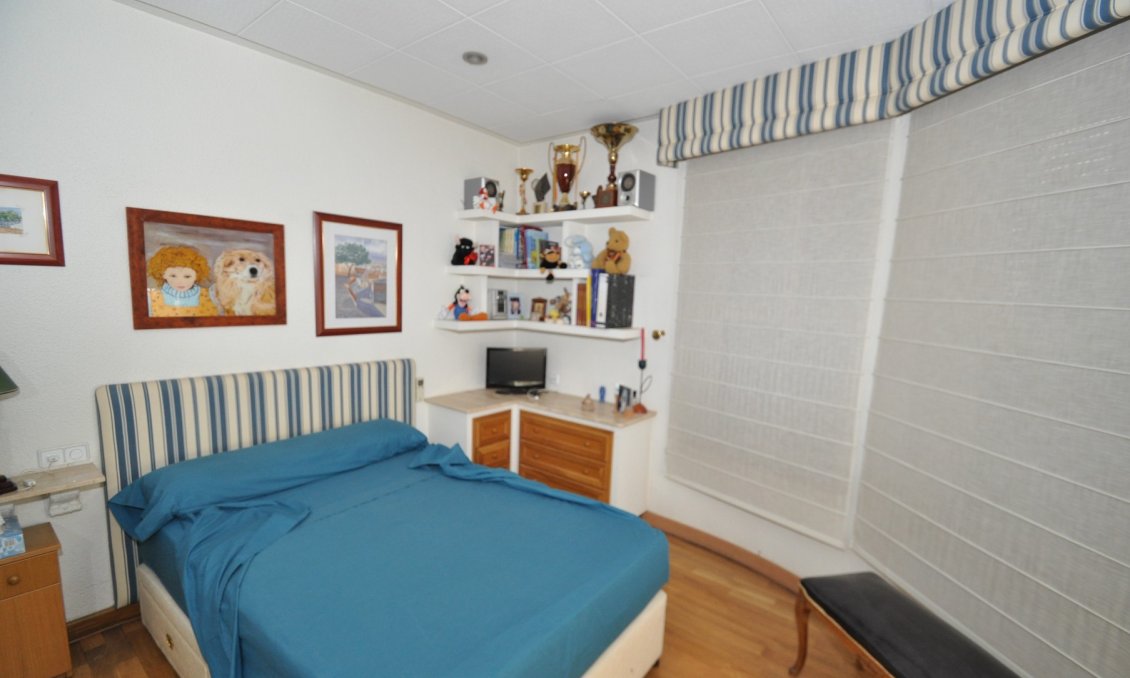 Segunda mano - Town House -
Petrer - Inland