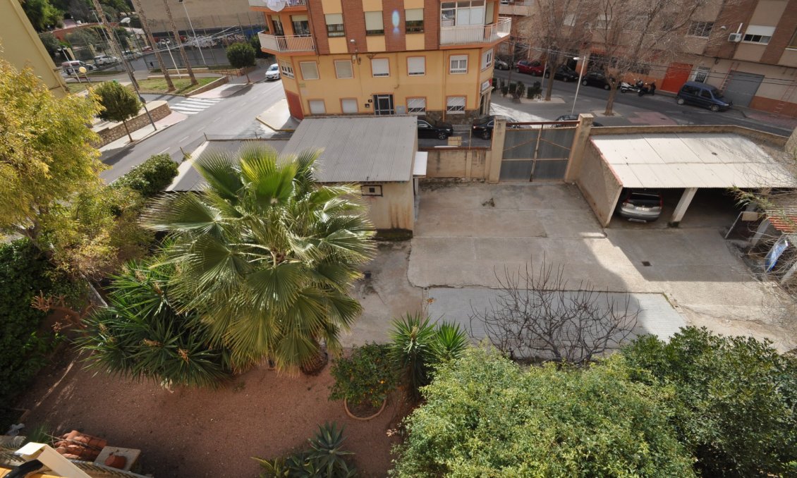 Segunda mano - Town House -
Petrer - Inland