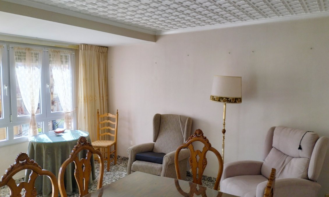 Segunda mano - Apartamento -
Sax - Inland