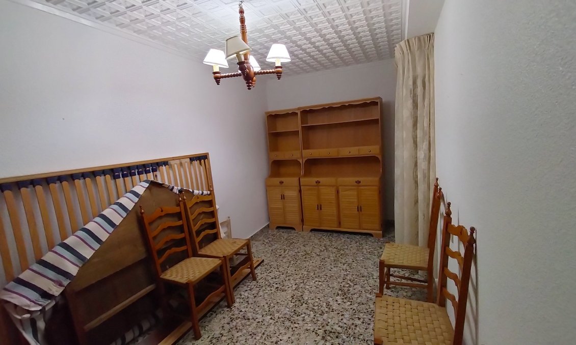 Segunda mano - Apartamento -
Sax - Inland