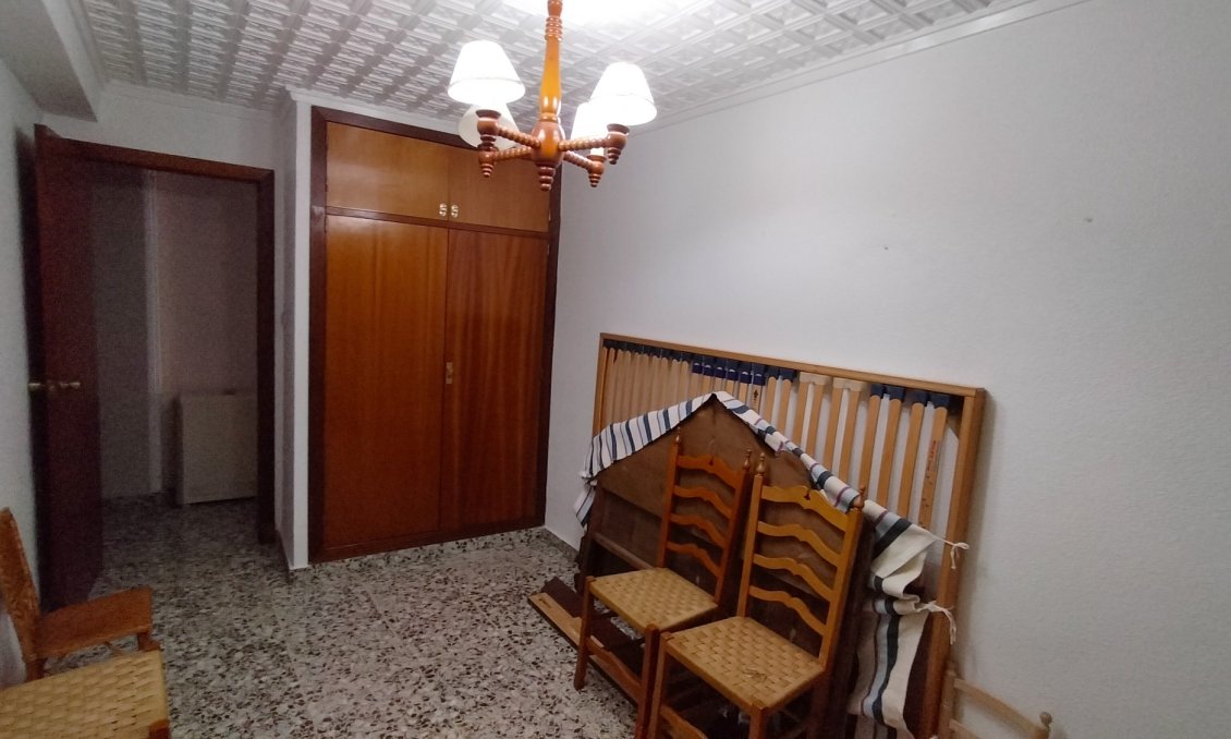 Segunda mano - Apartamento -
Sax - Inland