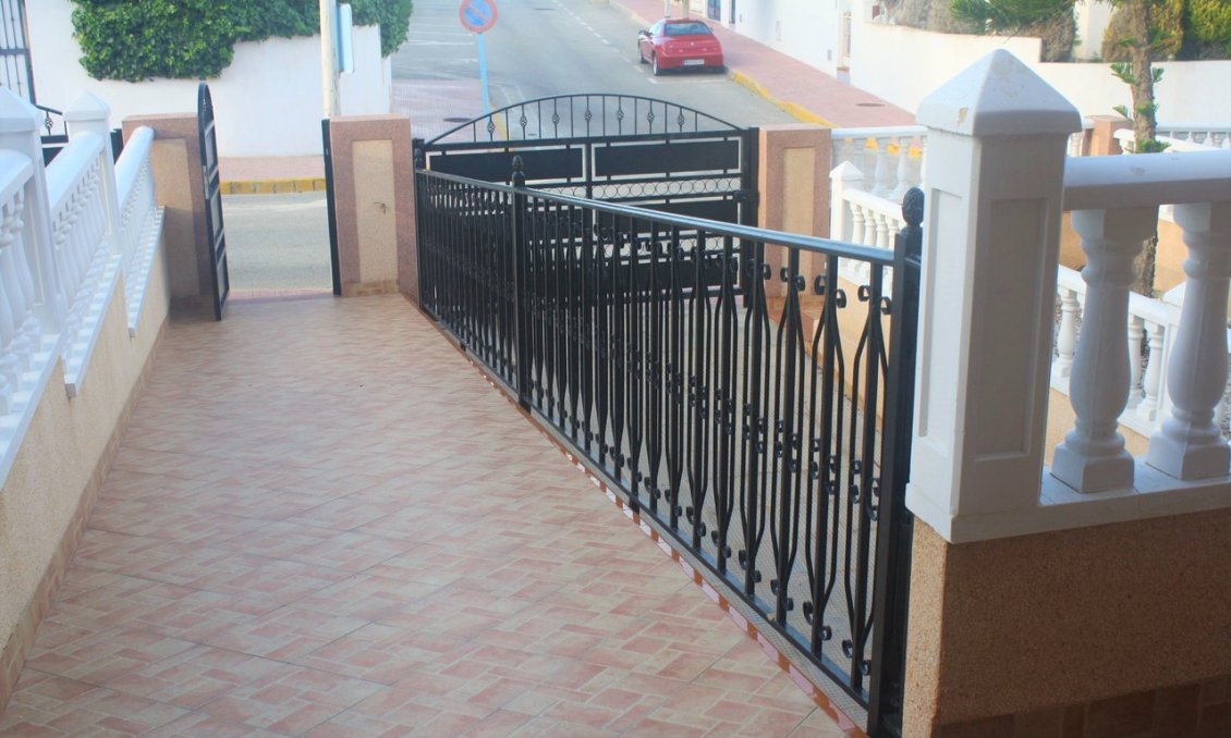 Segunda mano - Town House -
Los Altos - Costa Blanca